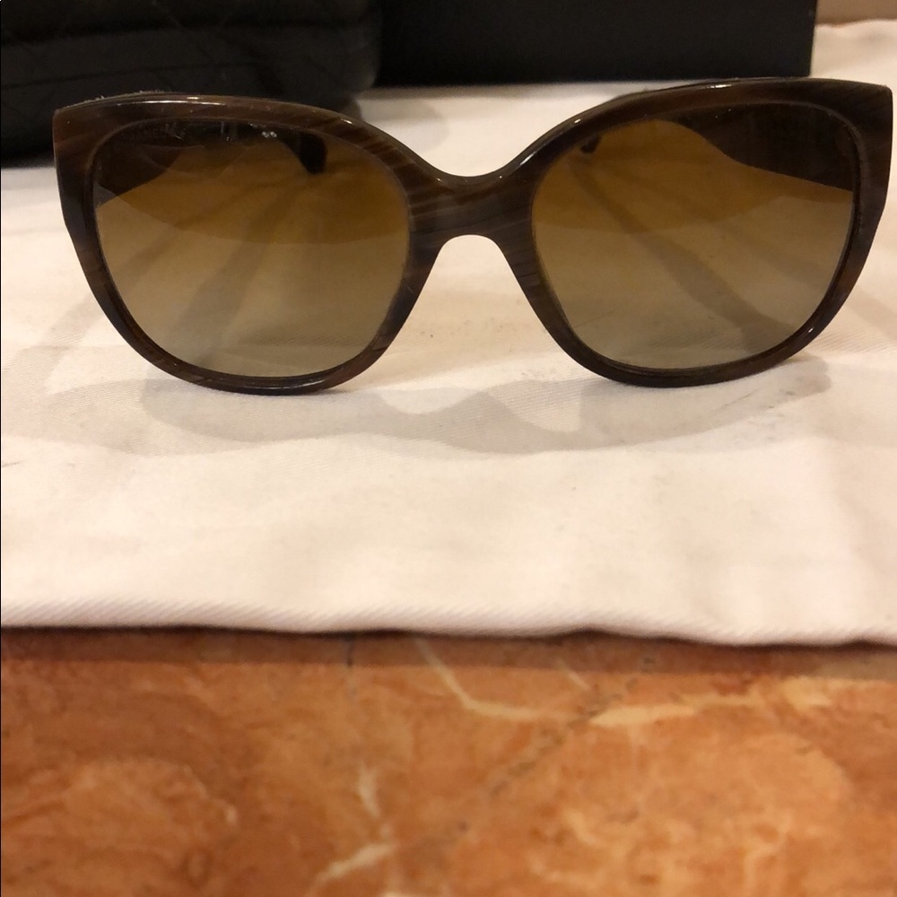 Chanel Brown Tweed Polarized Sunglasses - Picture 3 of 8
